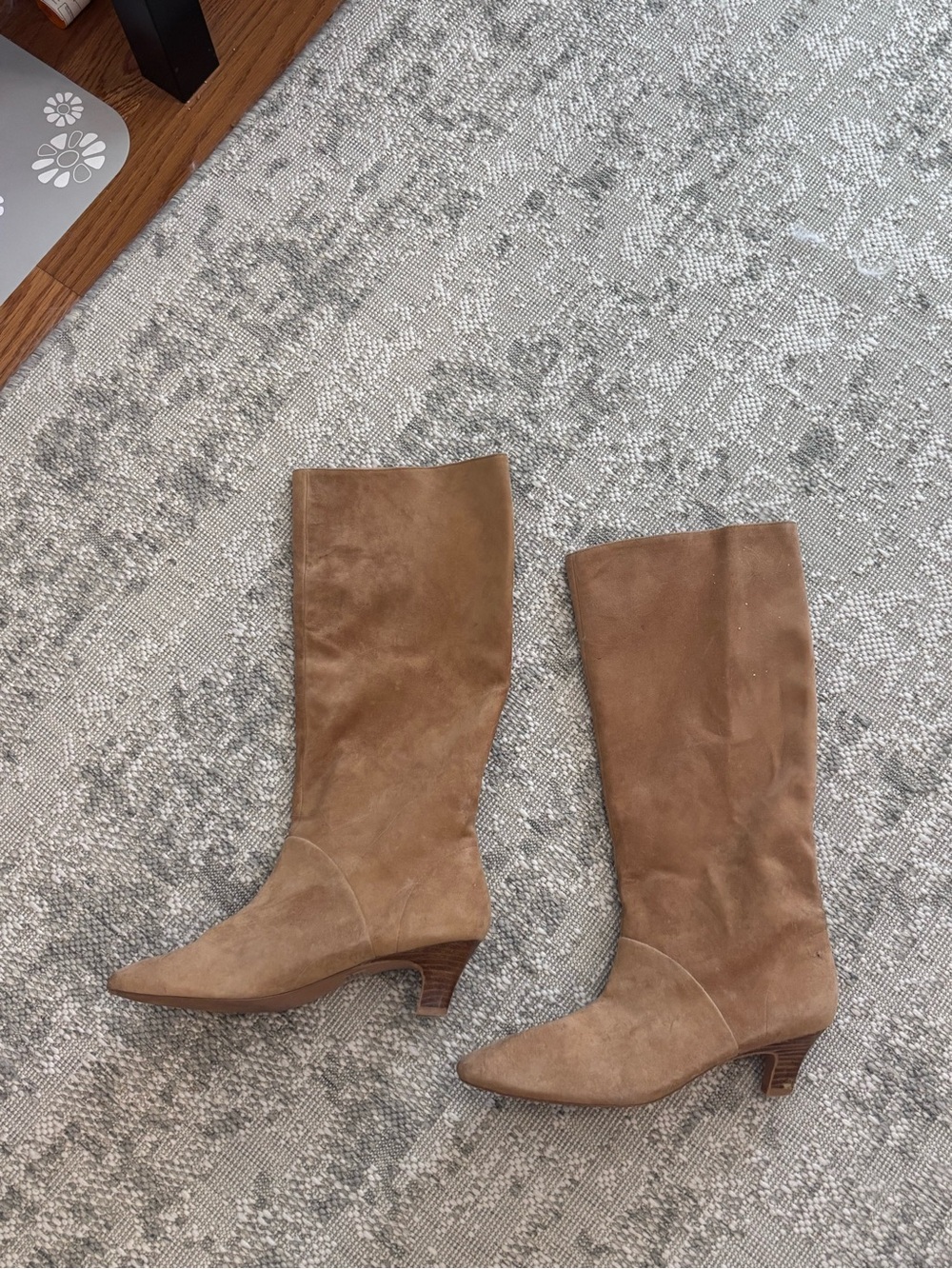 Women’s Knee-High Suede Boots in Light Brown